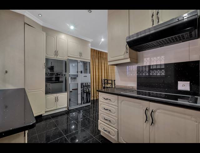4 BEDROOM CLUSTER FOR SALE IN FERNDALE